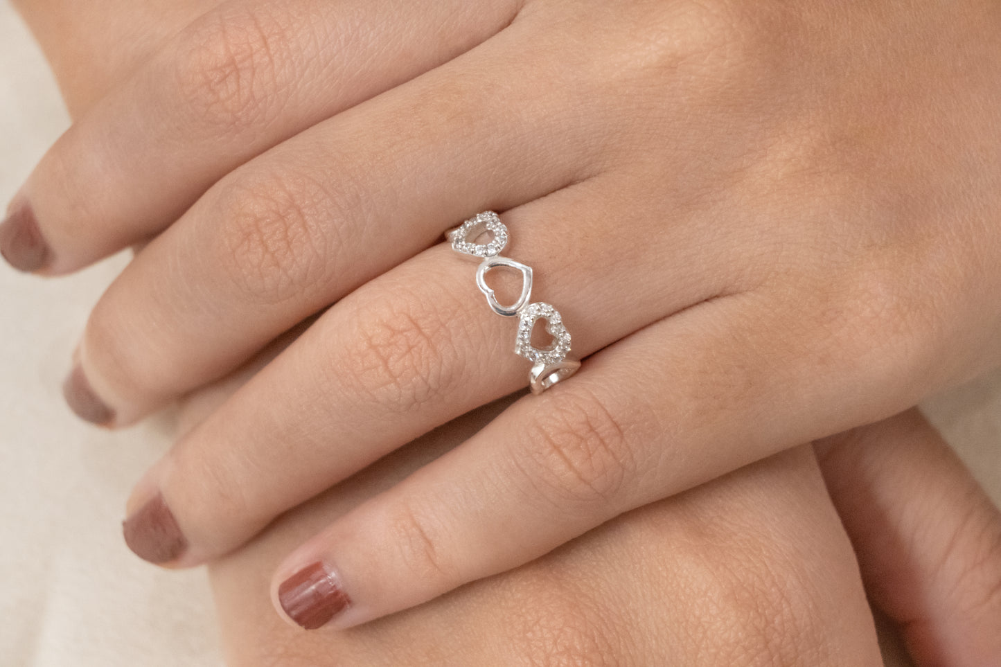 Minimalist 925 silver ring with heart design – perfect for women’s daily wear