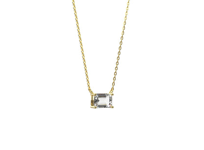 Gold plated solitaire necklace with a single sparkling stone in 925 silver for women’s minimal jewellery